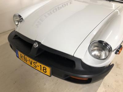 1977 MG B
