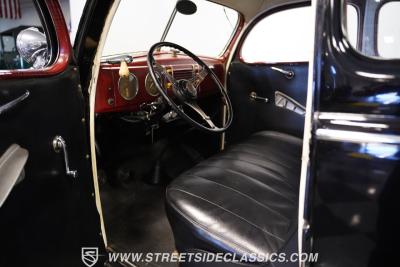 1939 Ford Deluxe Business Coupe