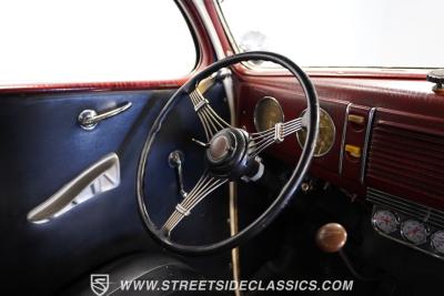 1939 Ford Deluxe Business Coupe