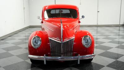 1939 Ford Deluxe Restomod