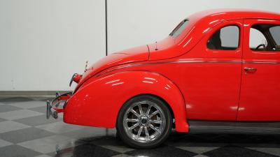 1939 Ford Deluxe Restomod