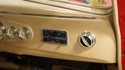 1939 Ford Deluxe Restomod