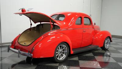 1939 Ford Deluxe Restomod