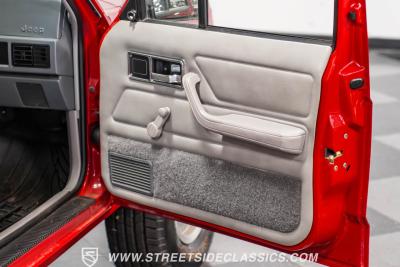 1991 Jeep Comanche Pioneer