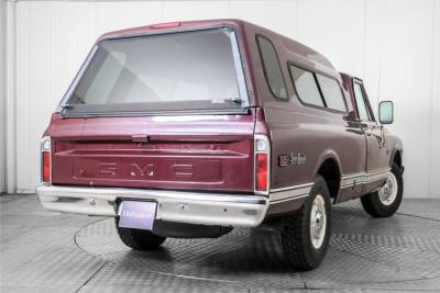 1970 GMC Chevrolet Pickup V8