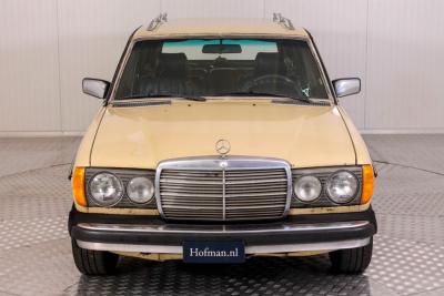 1979 Mercedes - Benz 200-serie