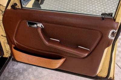 1979 Mercedes - Benz 200-serie