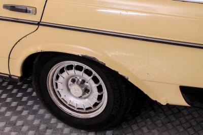 1979 Mercedes - Benz 200-serie