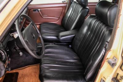 1979 Mercedes - Benz 200-serie