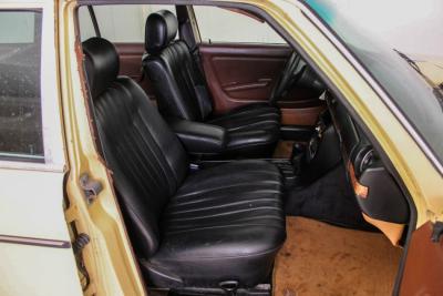 1979 Mercedes - Benz 200-serie