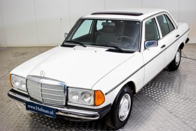 1982 Mercedes - Benz 240 D