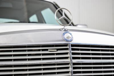 1982 Mercedes - Benz 240 D