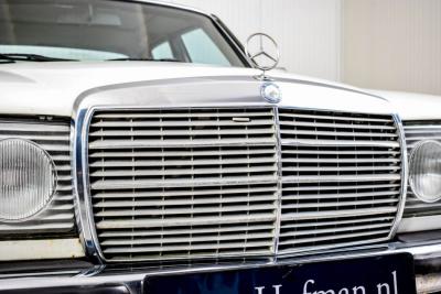 1982 Mercedes - Benz 240 D