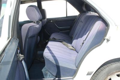 1985 Mercedes - Benz 200-serie