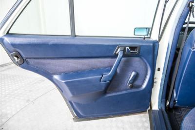 1985 Mercedes - Benz 190D 2.0