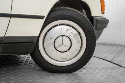 1985 Mercedes - Benz 190D 2.0