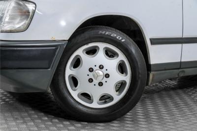 1986 Mercedes - Benz E-Klasse