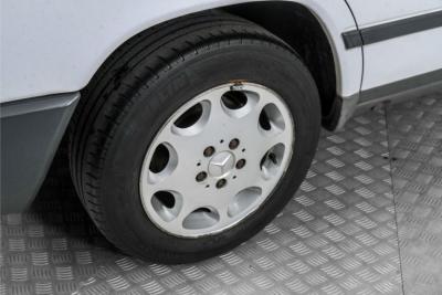 1986 Mercedes - Benz E-Klasse