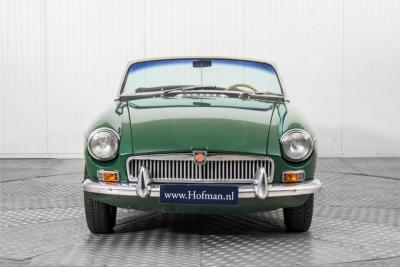 1965 MG B MGB 1.8 met overdrive , spaakwielen