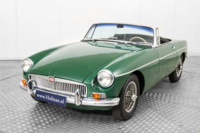 1965 MG B MGB 1.8 met overdrive , spaakwielen