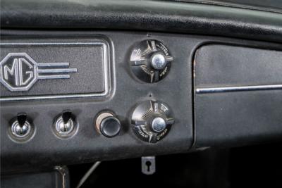 1965 MG B MGB 1.8 met overdrive , spaakwielen