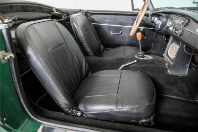 1965 MG B MGB 1.8 met overdrive , spaakwielen