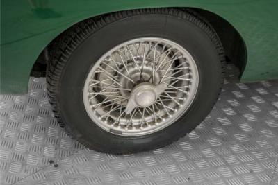 1965 MG B MGB 1.8 met overdrive , spaakwielen