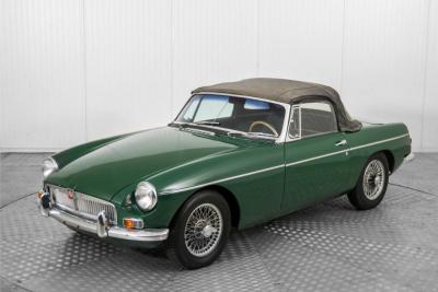 1965 MG B MGB 1.8 met overdrive , spaakwielen