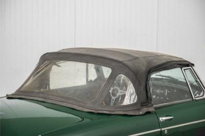 1965 MG B MGB 1.8 met overdrive , spaakwielen