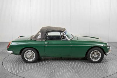 1965 MG B MGB 1.8 met overdrive , spaakwielen