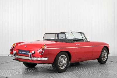 1966 MG B MGB overdrive chroom spaakwielen