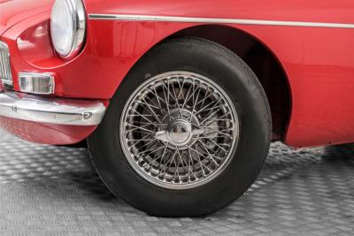 1966 MG B MGB overdrive chroom spaakwielen