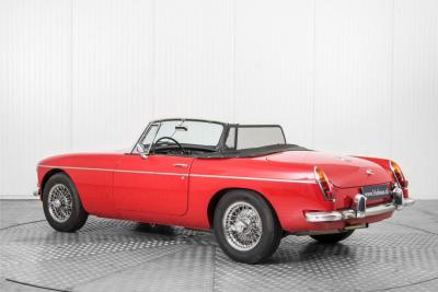 1966 MG B MGB overdrive chroom spaakwielen