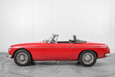 1966 MG B MGB overdrive chroom spaakwielen