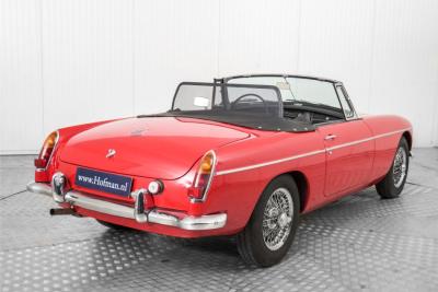 1966 MG B MGB overdrive chroom spaakwielen