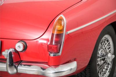 1966 MG B MGB overdrive chroom spaakwielen