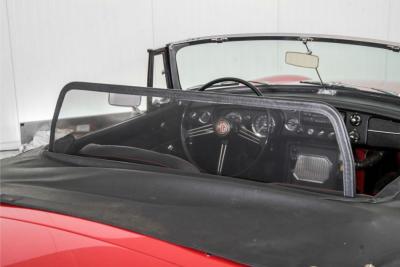 1966 MG B MGB overdrive chroom spaakwielen