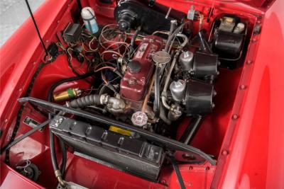 1966 MG B MGB overdrive chroom spaakwielen