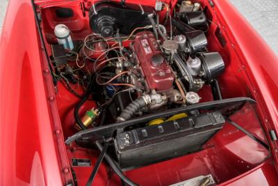 1966 MG B MGB overdrive chroom spaakwielen