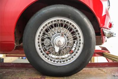 1966 MG B MGB overdrive chroom spaakwielen