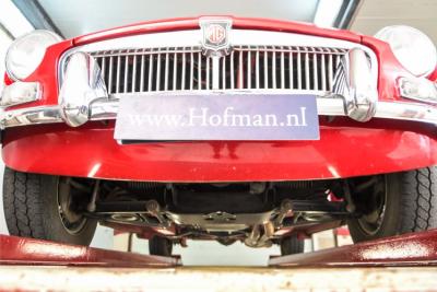 1966 MG B MGB overdrive chroom spaakwielen