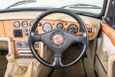 1991 MG RV8