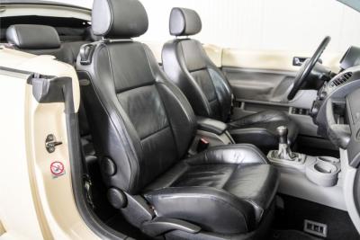 2004 Volkswagen New Beetle