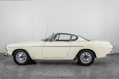1968 Volvo P1800