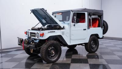 1982 Toyota Land Cruiser FJ40 with Trailer
