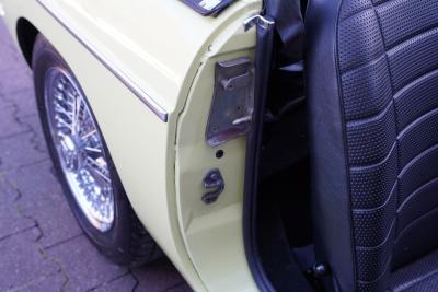 1977 MG B Roadster Overdrive