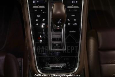 2020 Porsche Panamera Turbo S E-Hybrid