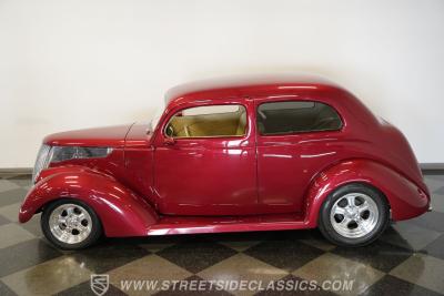 1937 Ford Tudor Sedan