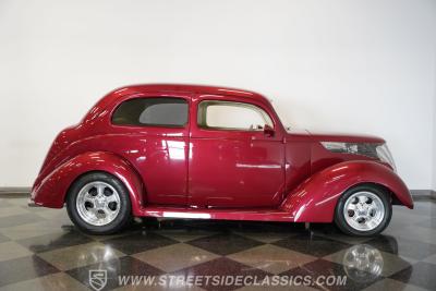1937 Ford Tudor Sedan