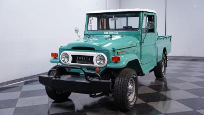 1971 Toyota Land Cruiser FJ45 Pickup